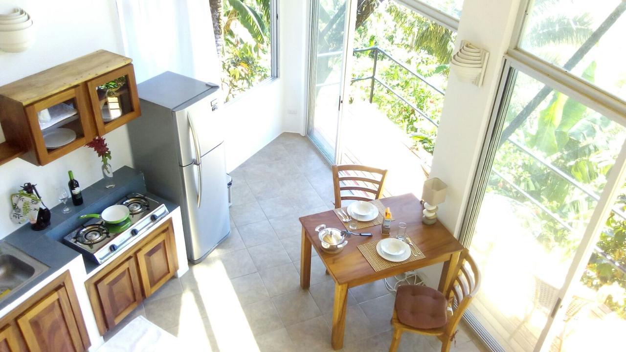 El Nido Rojo Bed and breakfast *